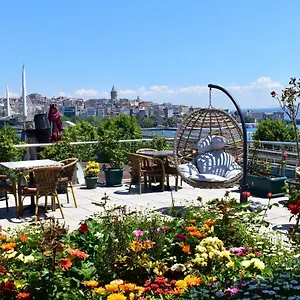 Garden Terrace *** Стамбул