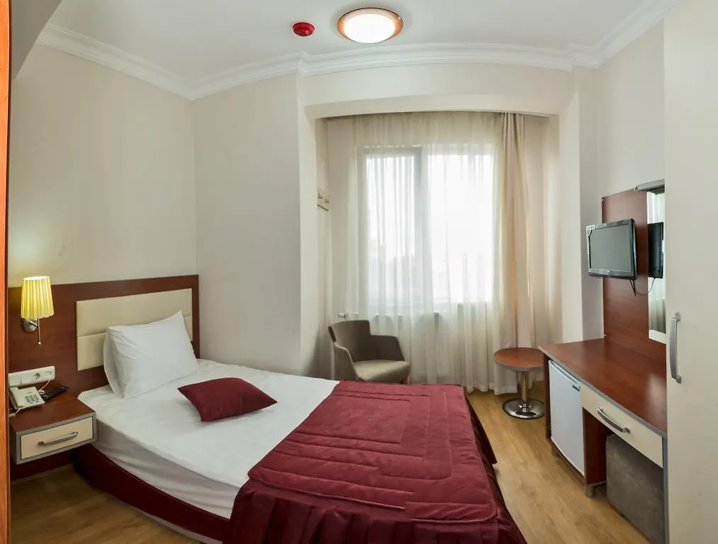 איסטמבול La Garden Hotel לינה וארוחת בוקר