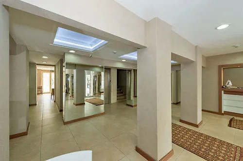 לינה וארוחת בוקר איסטמבול La Garden Hotel