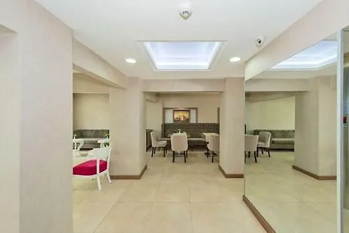 לינה וארוחת בוקר איסטמבול La Garden Hotel